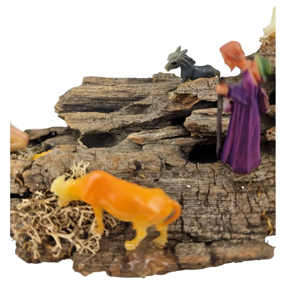 Vintage Nativity Scene Display on Natural‎ Bark Wood Log with Figurines Decor